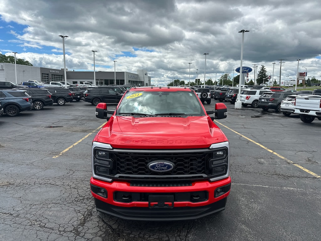 Used 2024 Ford F-250 Lariat Crew Cab Pickup