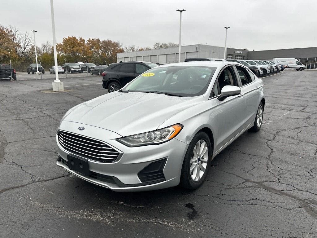Used 2019 Ford Fusion SE Sedan