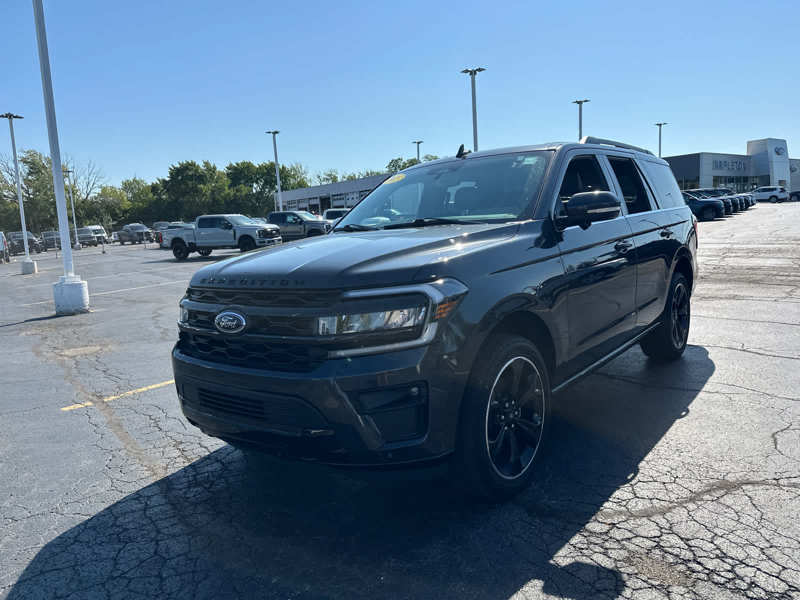 2023 Ford Expedition Limited photo 3