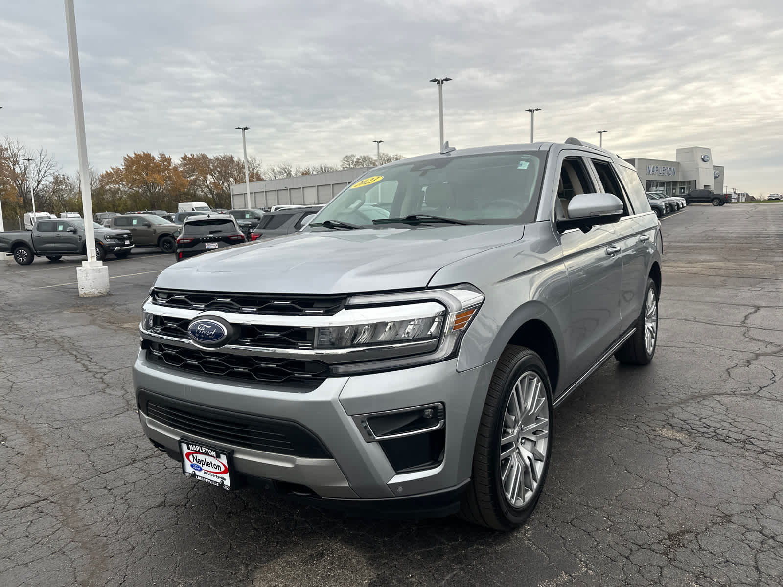 2023 Ford Expedition Limited photo 2