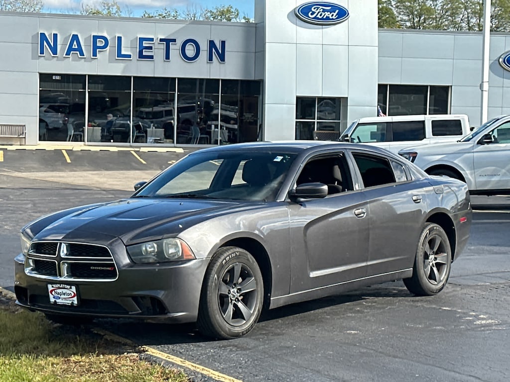 Used 2013 Dodge Charger SE Sedan