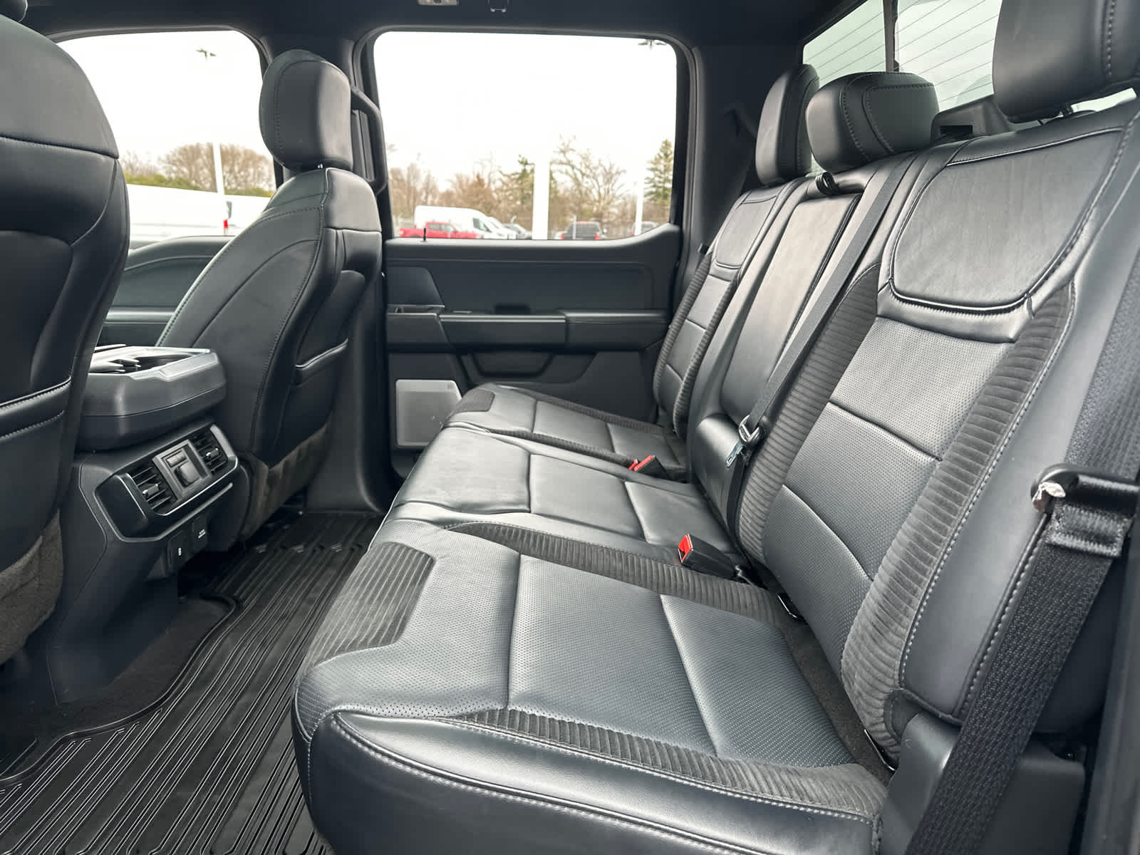 2023 Ford F-150 Raptor - Photo 33