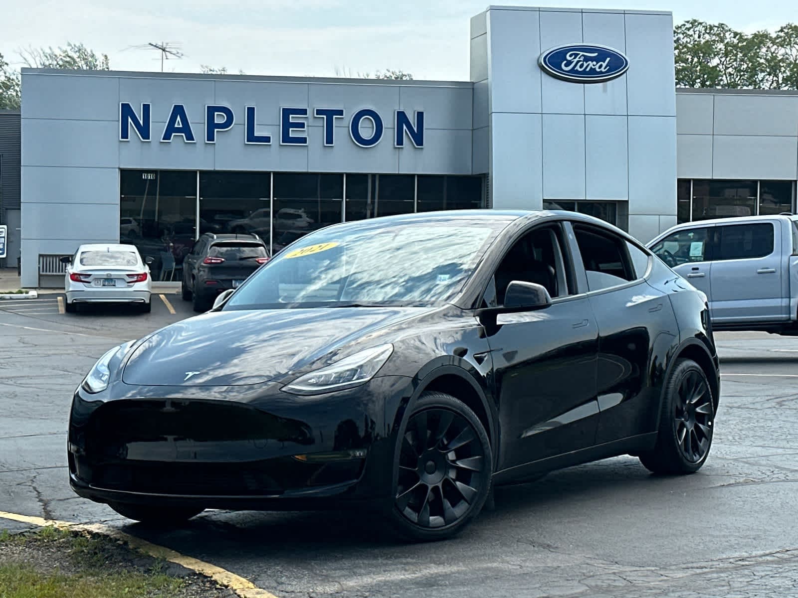 Used 2021 Tesla Model Y Long Range with VIN 5YJYGDEE8MF255514 for sale in Libertyville, IL