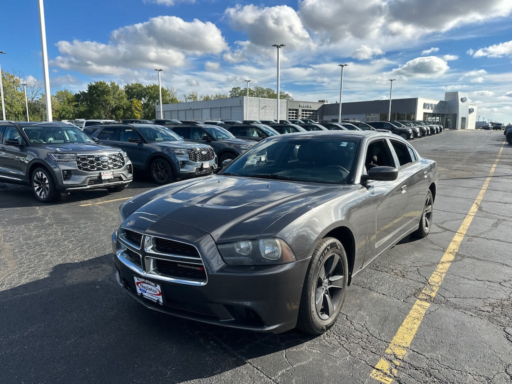 Used 2013 Dodge Charger SE Sedan