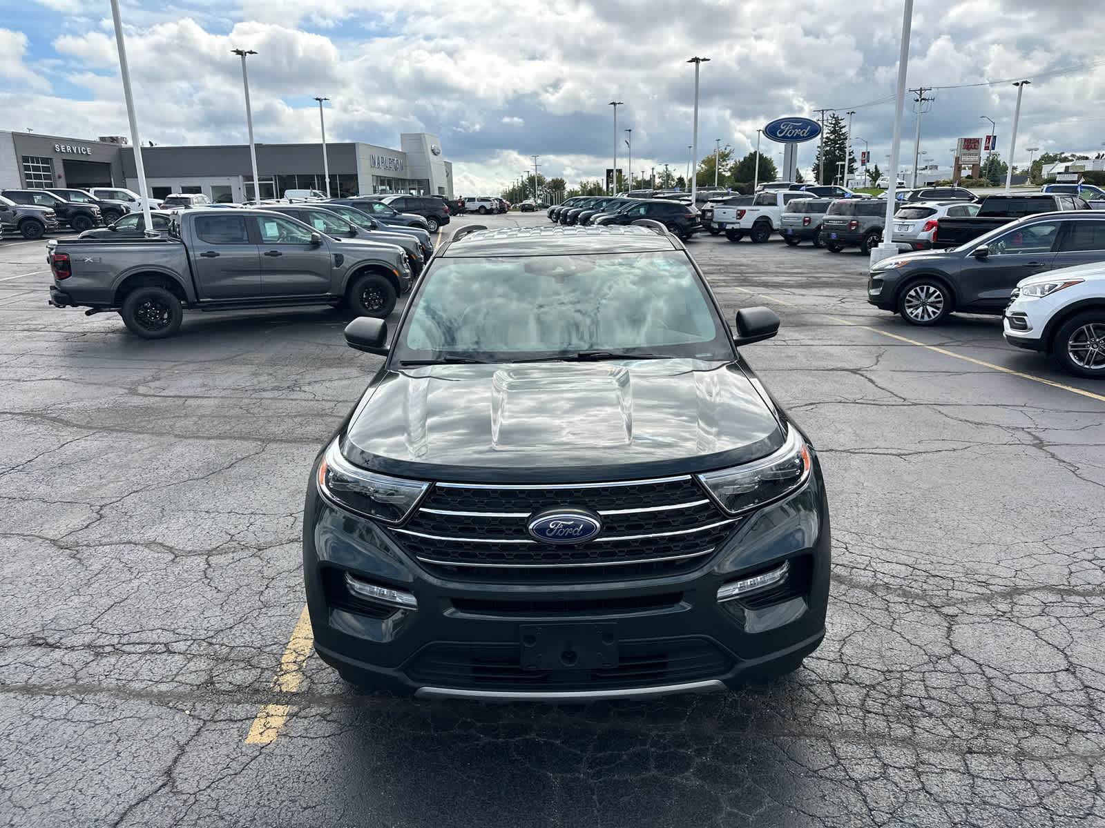 2023 Ford Explorer XLT photo 2