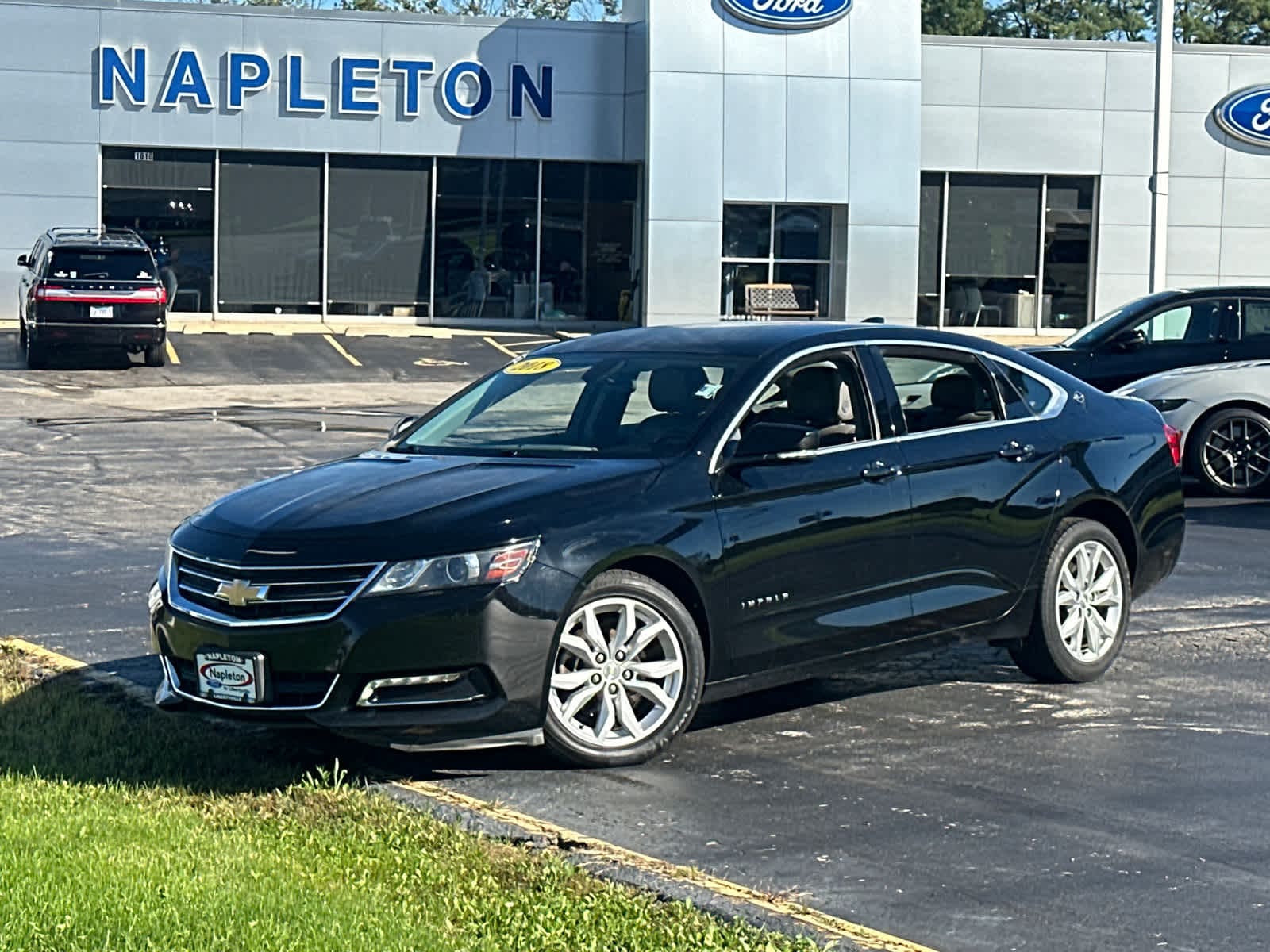 Used 2018 Chevrolet Impala 1LT with VIN 1G1105SA3JU101317 for sale in Libertyville, IL