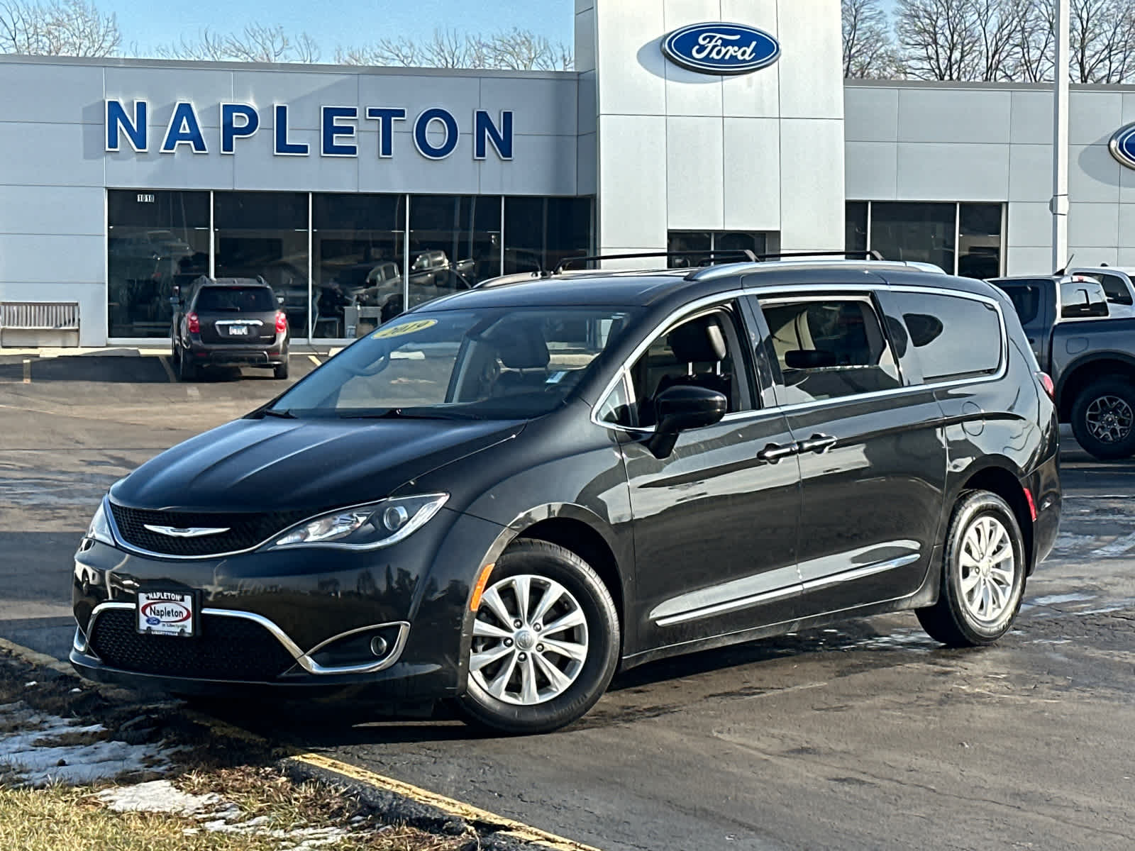 2019 Chrysler Pacifica Touring L's photo