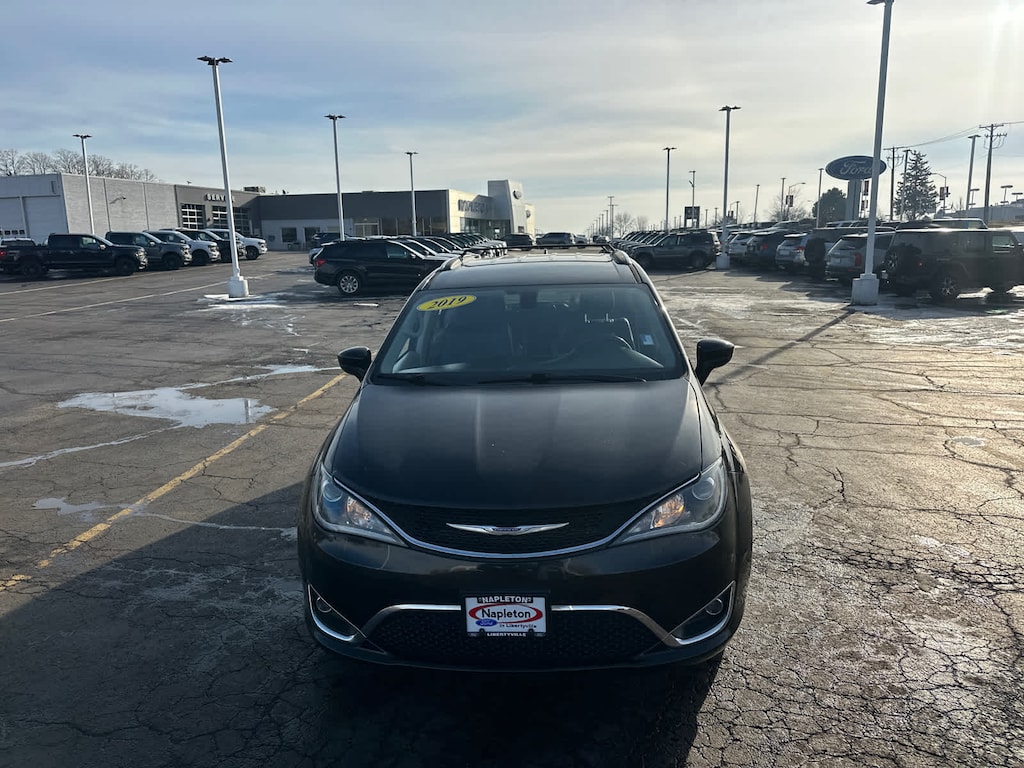 Used 2019 Chrysler Pacifica Touring L Passenger Van