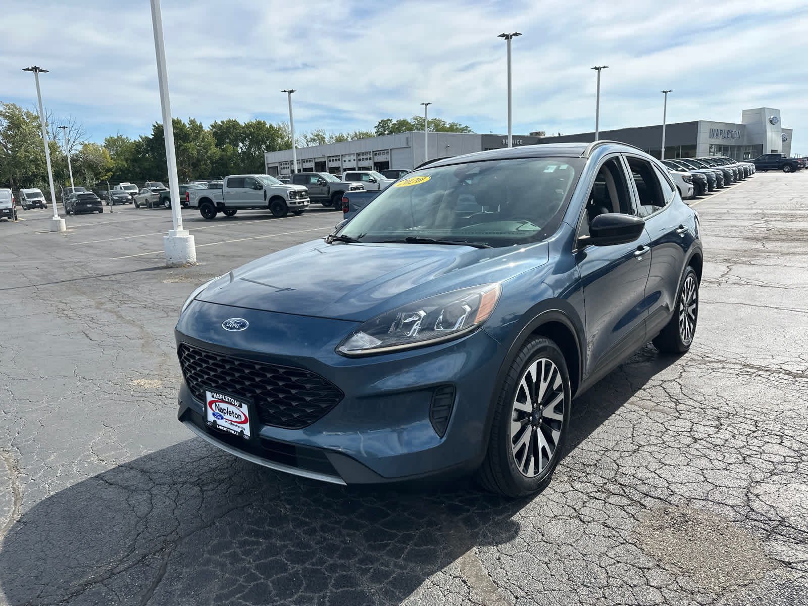 2020 Ford Escape SE Sport photo 3