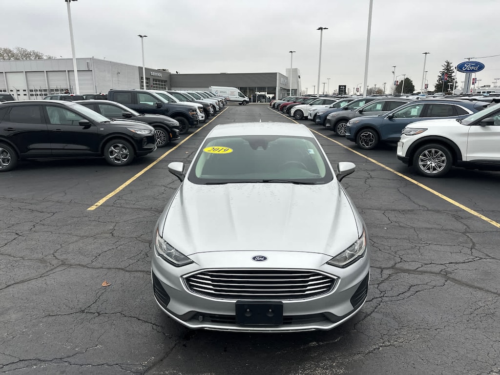 Used 2019 Ford Fusion SE Sedan