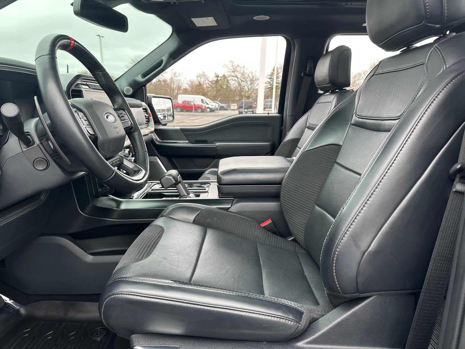2023 Ford F-150 Raptor - Photo 28