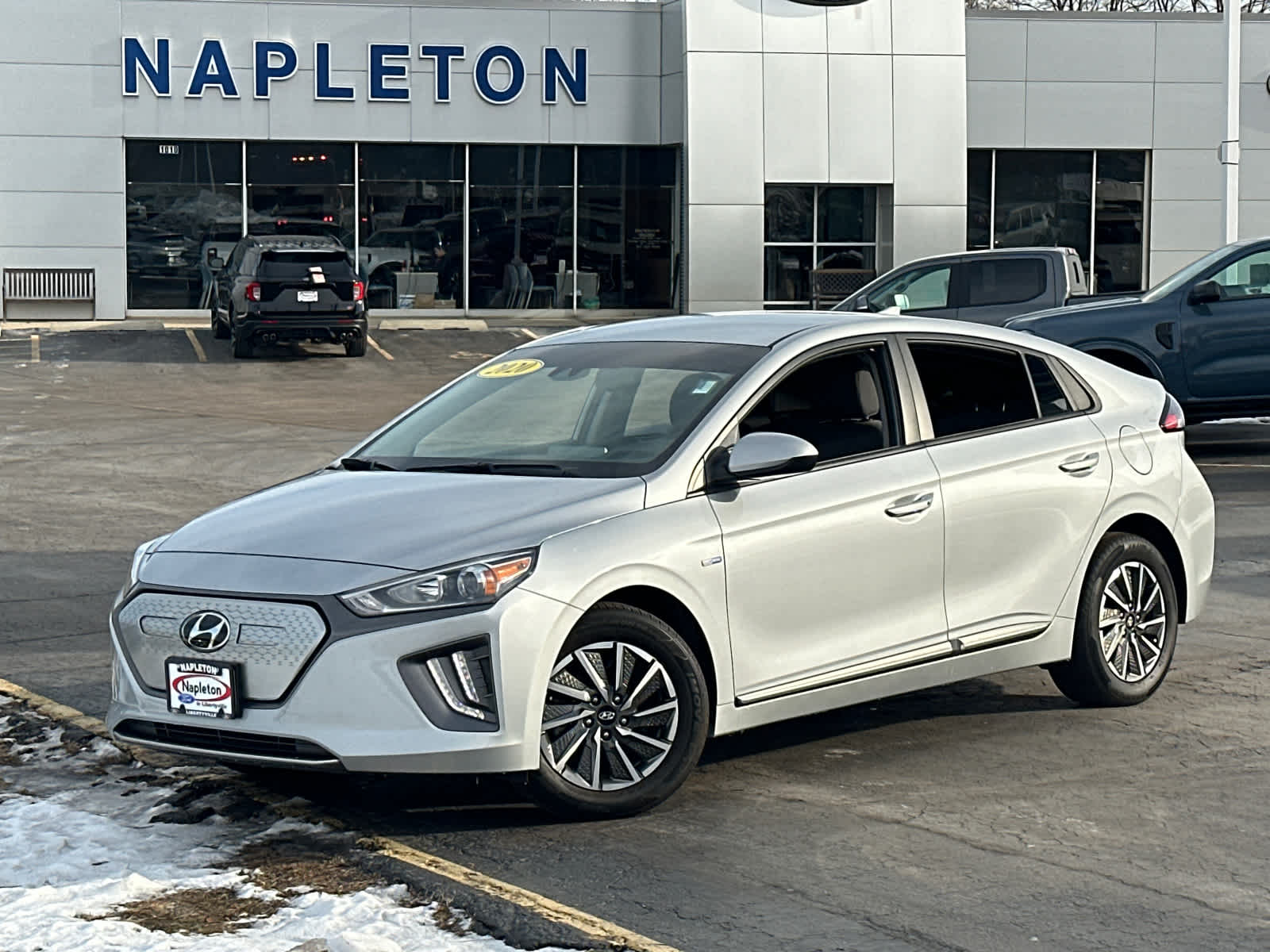 Used 2020 Hyundai IONIQ SE with VIN KMHC75LJ0LU068673 for sale in Libertyville, IL