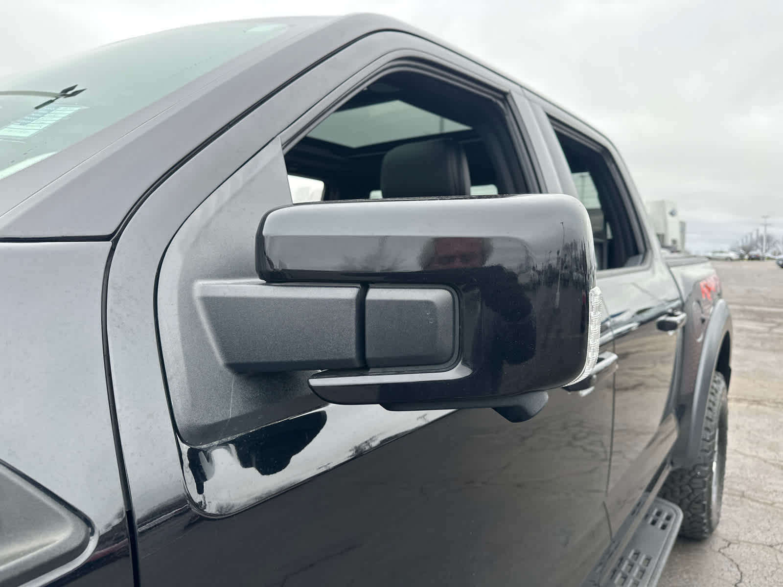2023 Ford F-150 Raptor - Photo 12