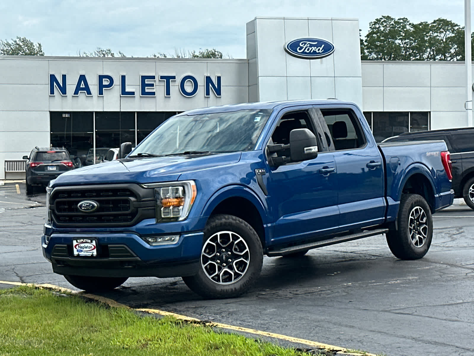2022 Ford F-150 XLT photo 2