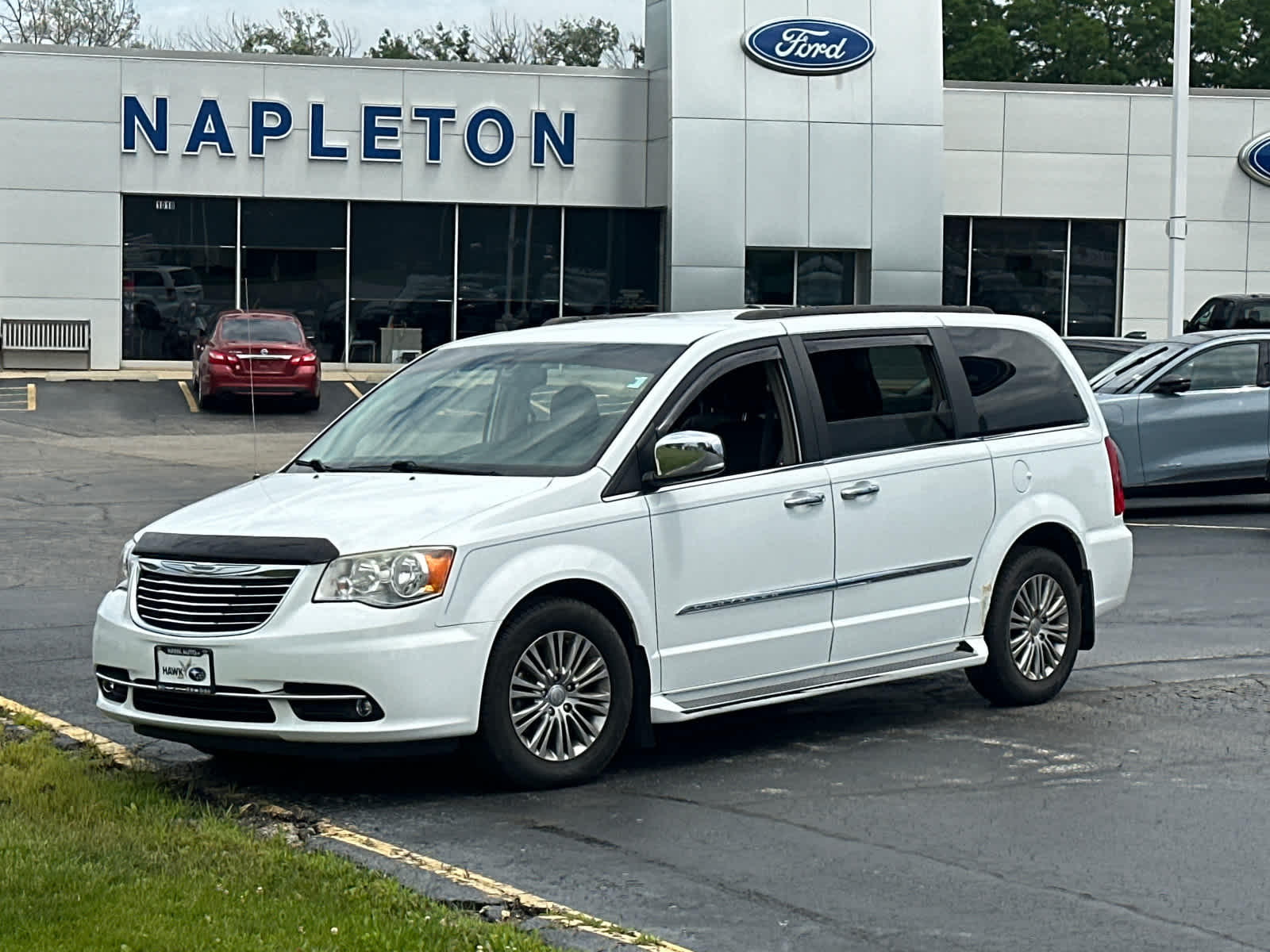 Used 2015 Chrysler Town & Country Touring-L with VIN 2C4RC1CG6FR514589 for sale in Libertyville, IL