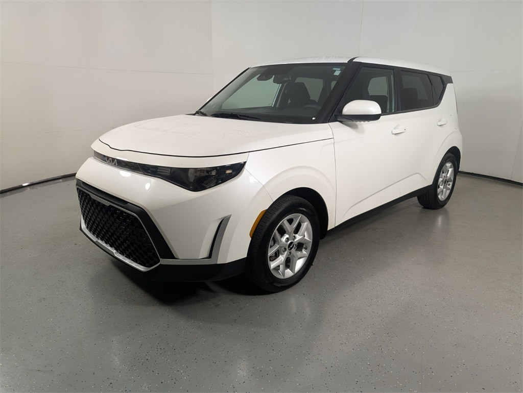 2023 Kia Soul S photo 3