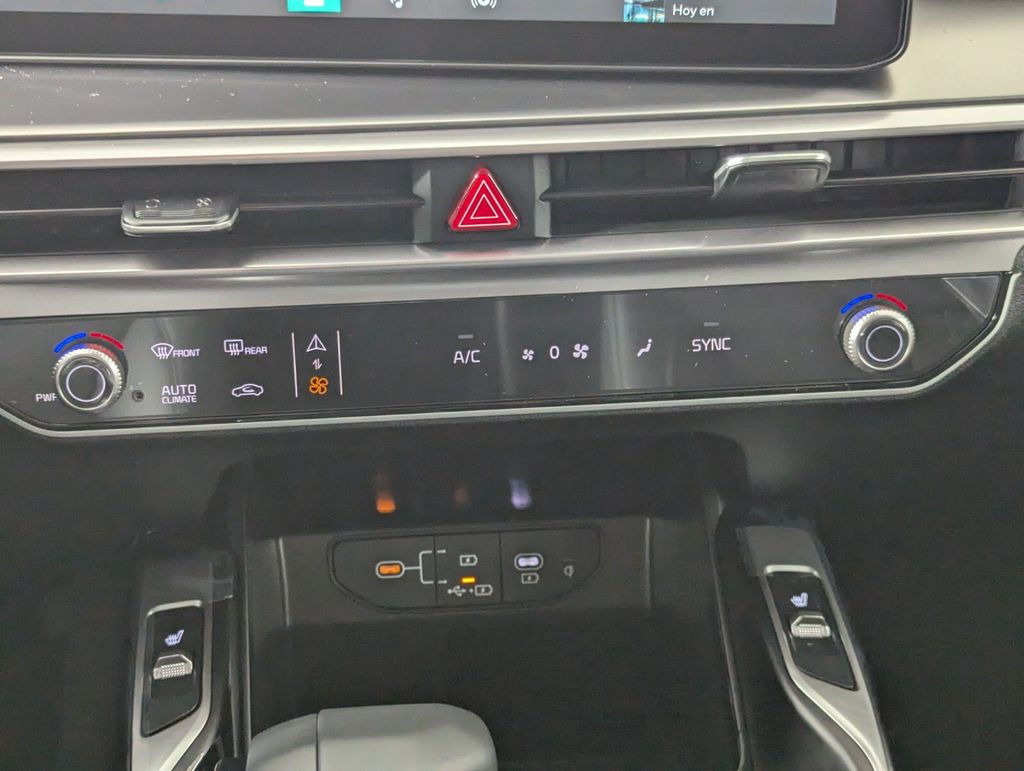 2025 Kia Sorento S - Photo 20