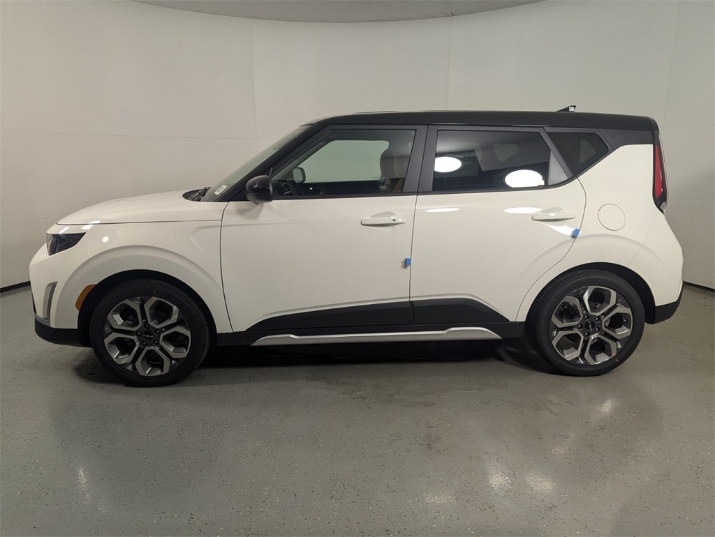 2025 Kia Soul EX photo 3