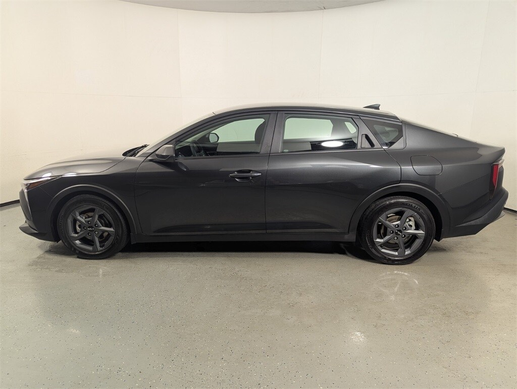 2025 Kia K4 LXS photo 2