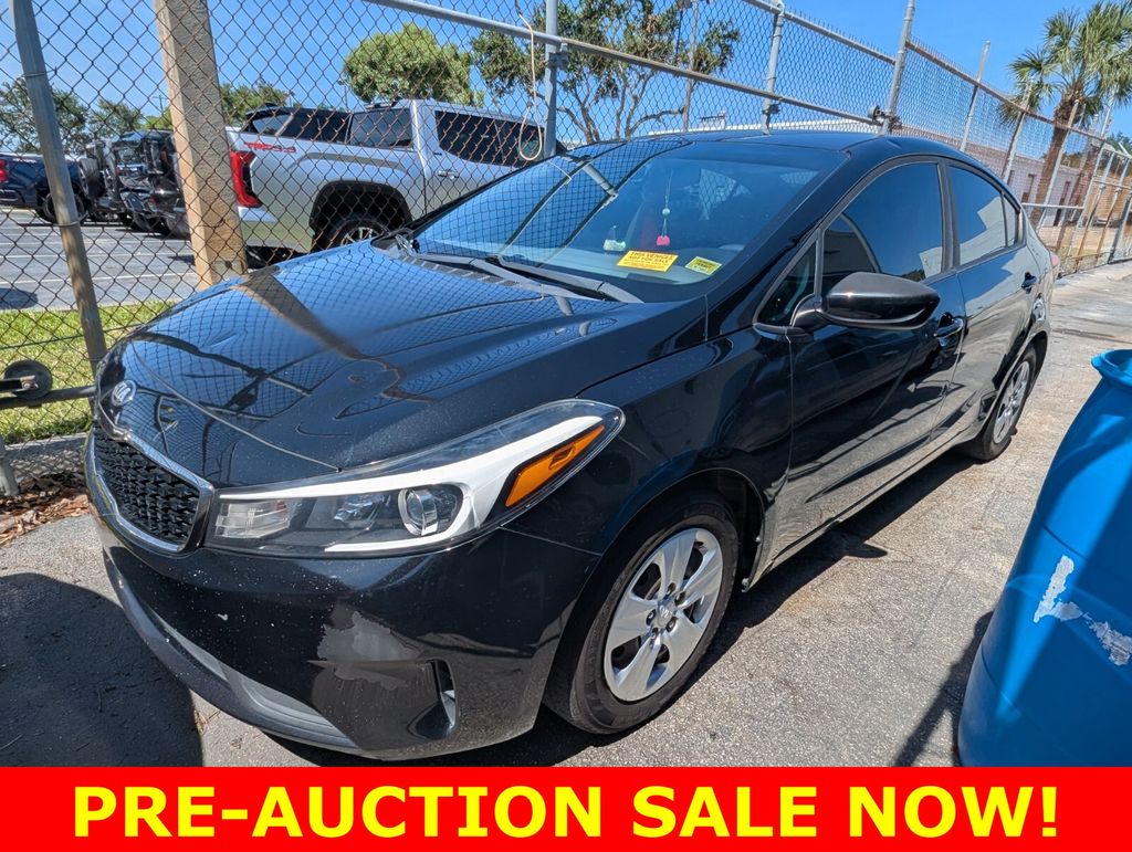2017 Kia Forte LX AT's photo