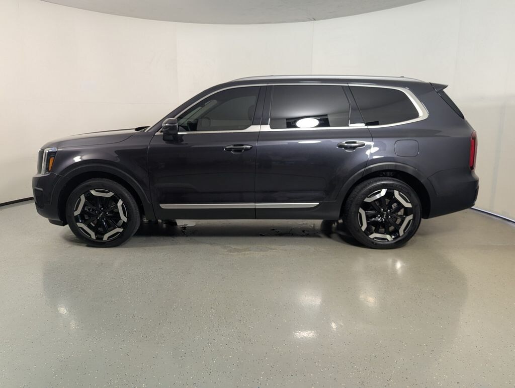 Used 2025 Kia Telluride S SUV
