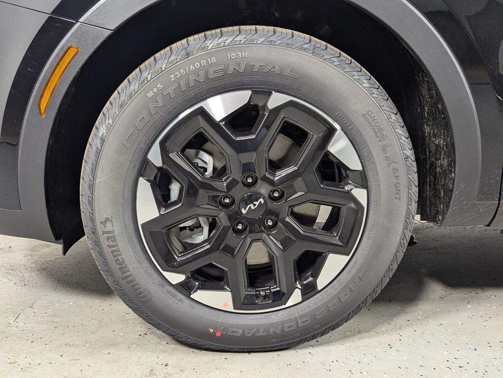 2025 Kia Sorento S - Photo 9