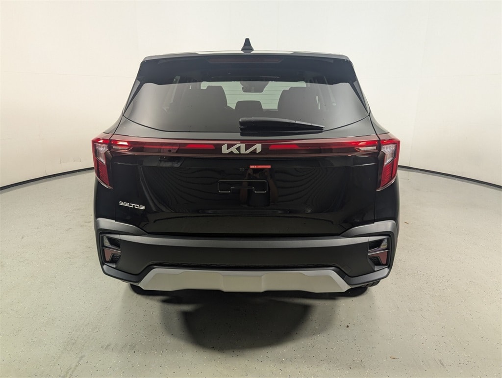 2026 Kia Seltos LX photo 4