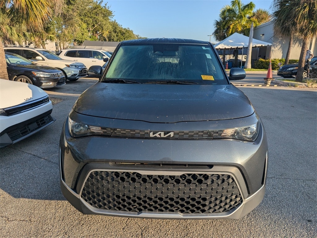 2023 Kia Soul LX photo 2