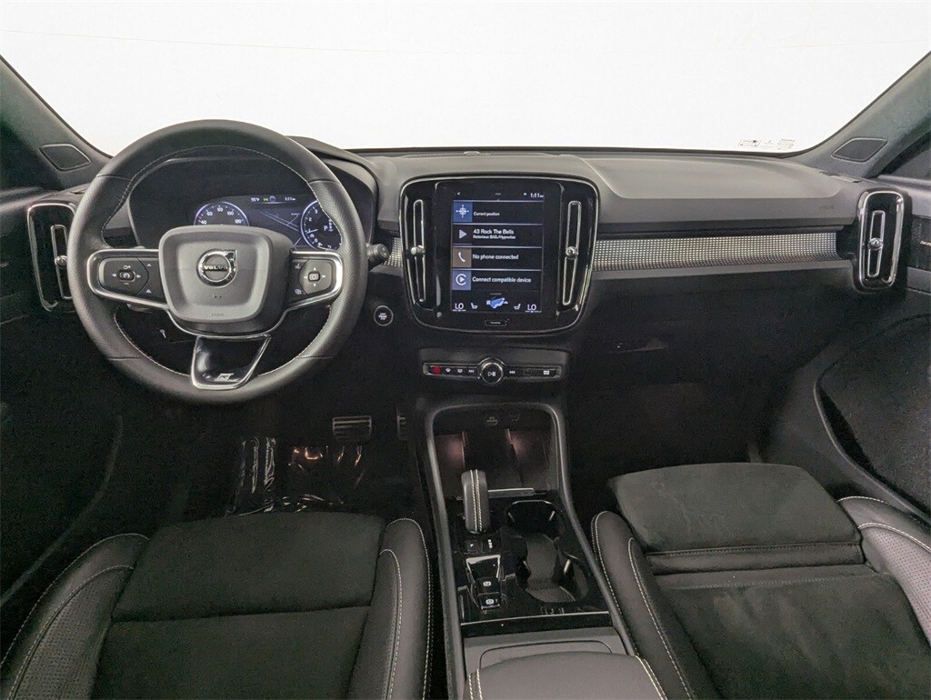 2019 Volvo XC40 R-Design photo 14
