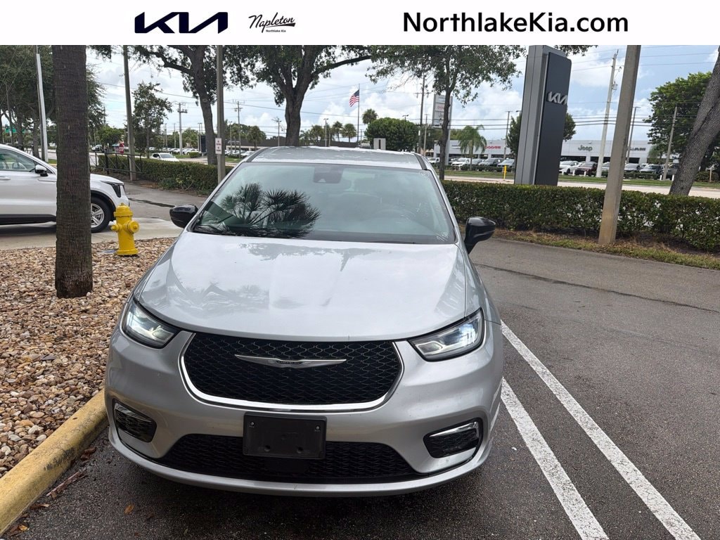 2024 Chrysler Pacifica PHEV Select