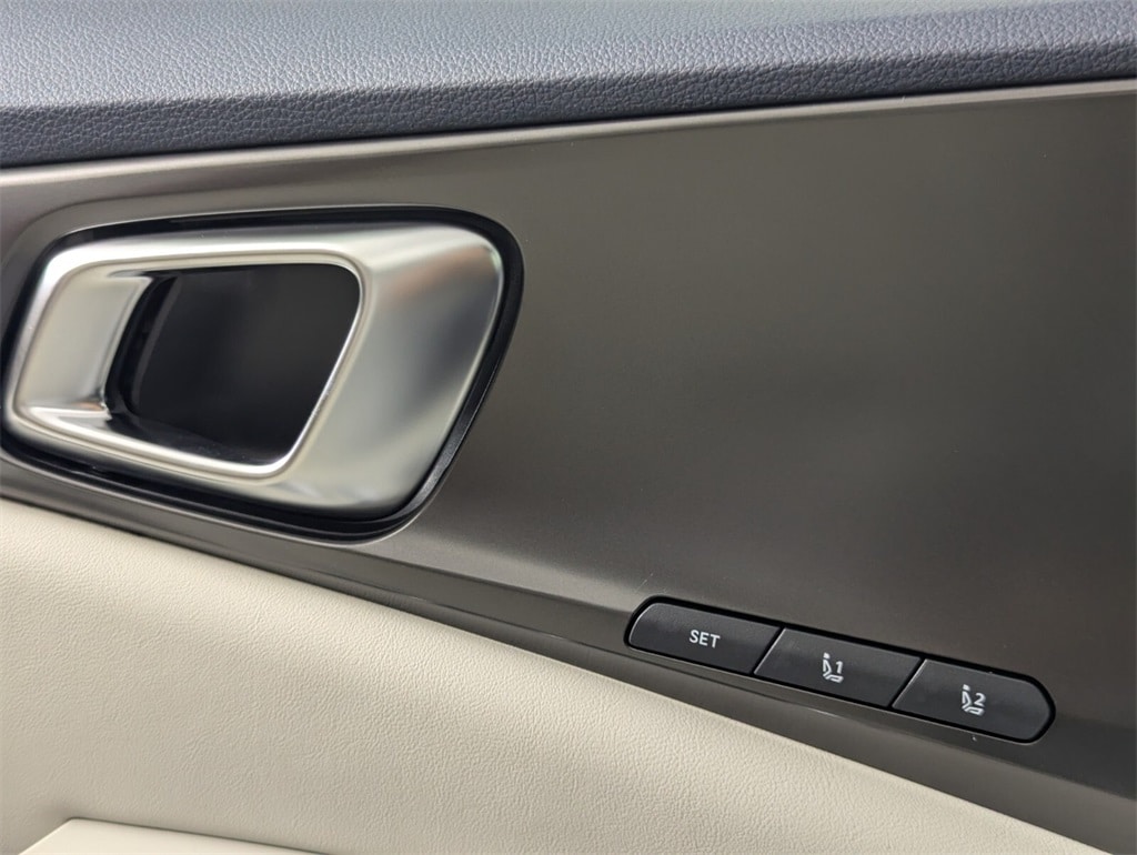 2026 Kia Carnival SX Prestige photo 13