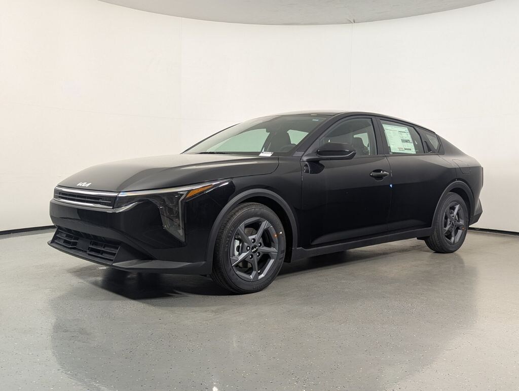 New 2026 Kia K4 LXS Sedan