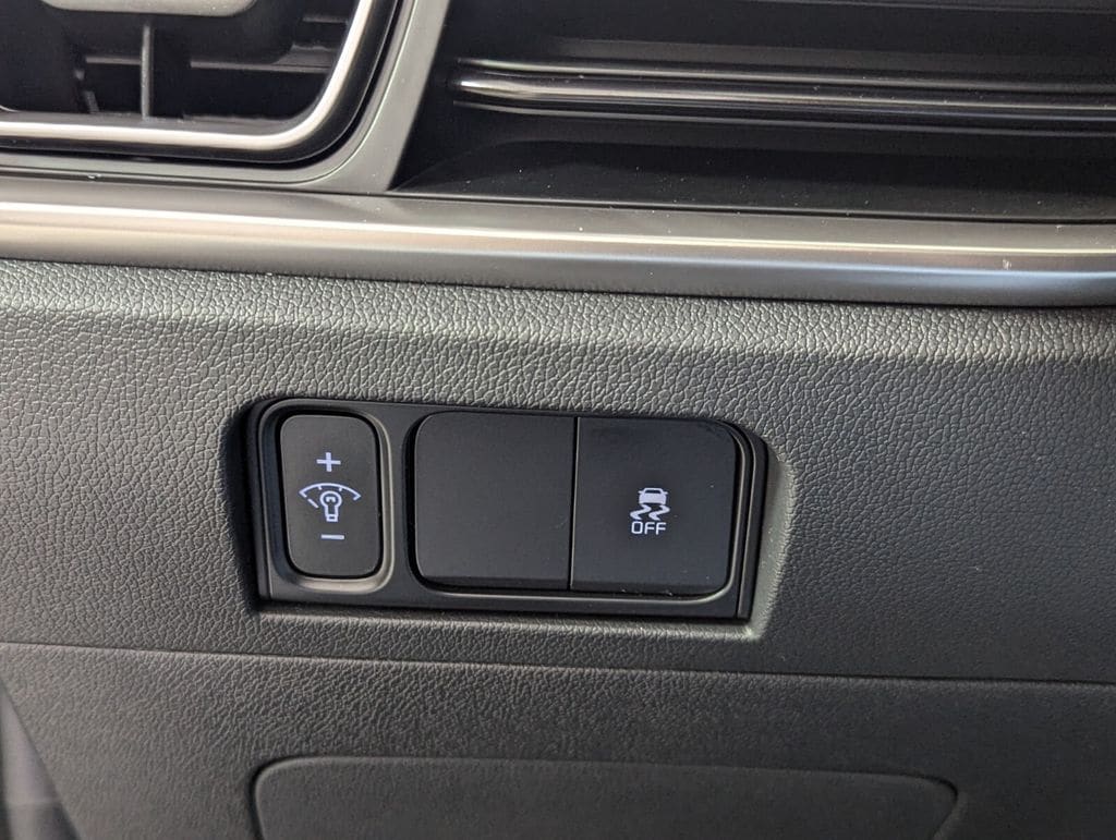 2025 Kia Sorento S - Photo 13