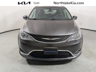 2017 Chrysler Pacifica Touring L Minivan/Van