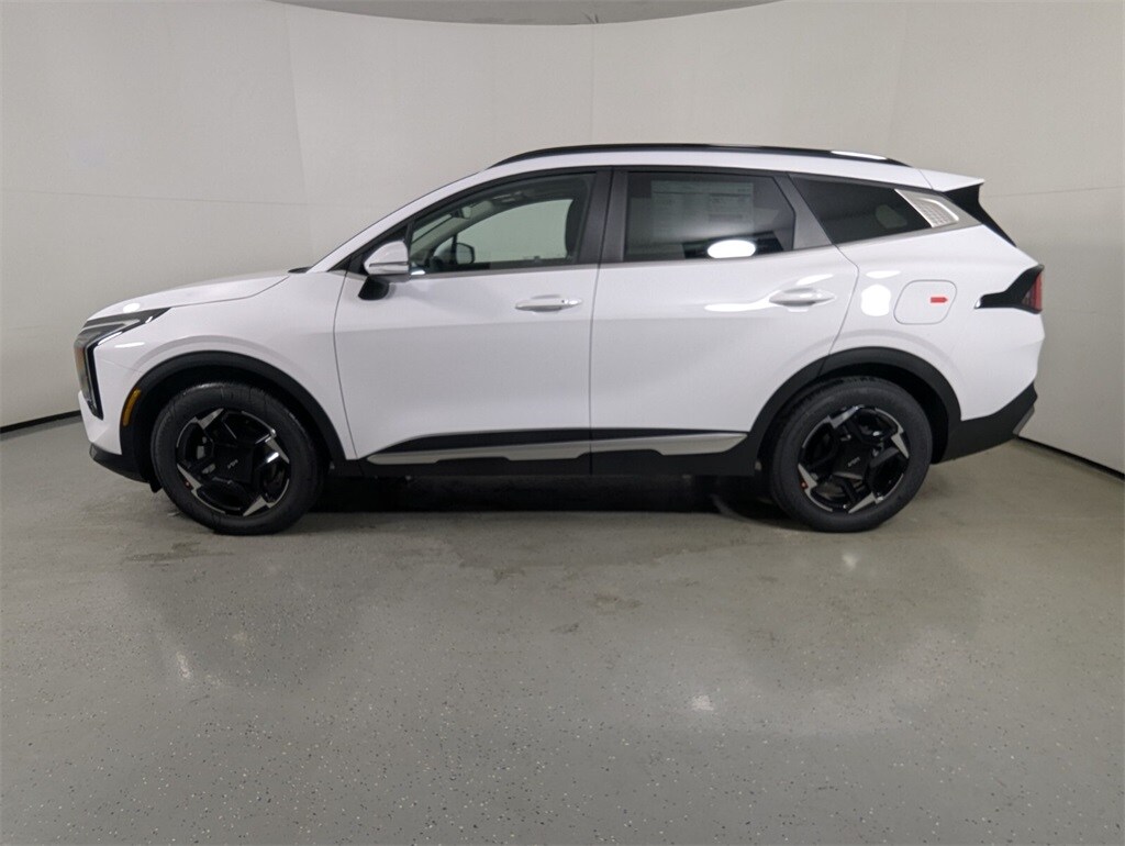 2026 Kia Sportage EX photo 2