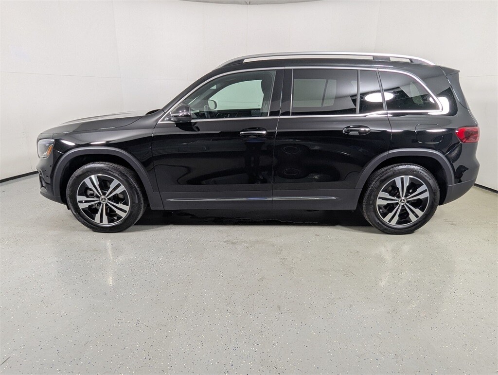 2025 Mercedes Benz GLB 250 4MATIC photo 3