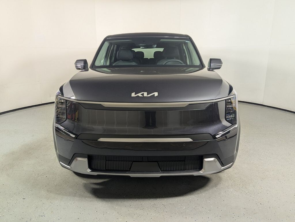 New 2026 Kia EV9 Light Long Range SUV