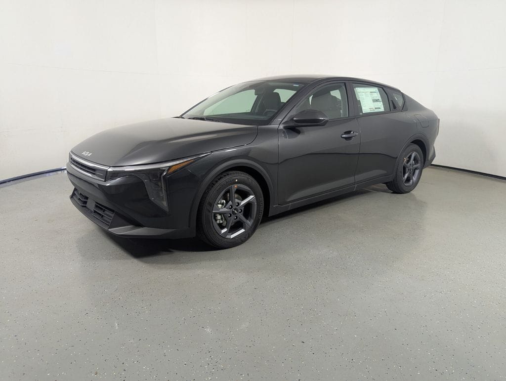 2025 Kia K4 LXS - Photo 3