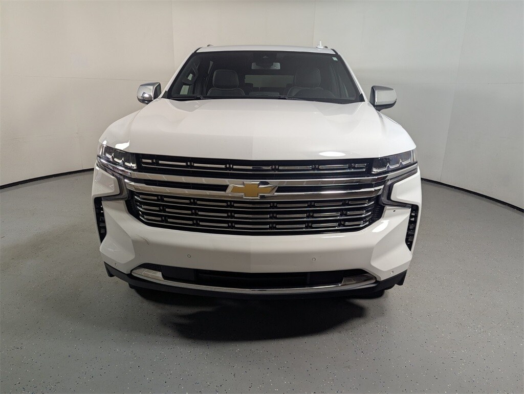 2023 Chevrolet Suburban Premier photo 2