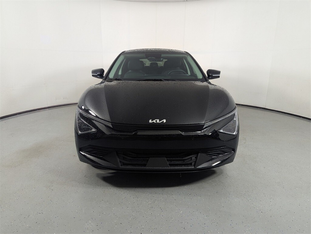 2025 Kia EV6 Light photo 2
