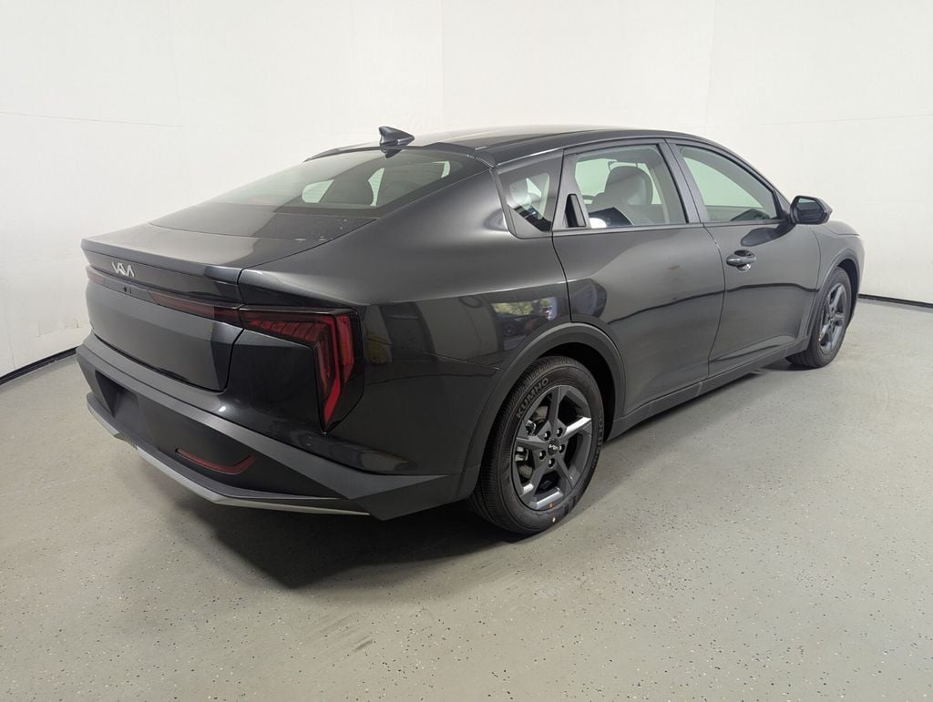 2025 Kia K4 LXS - Photo 7
