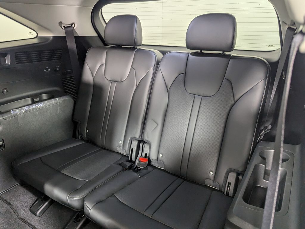 2025 Kia Sorento S - Photo 25