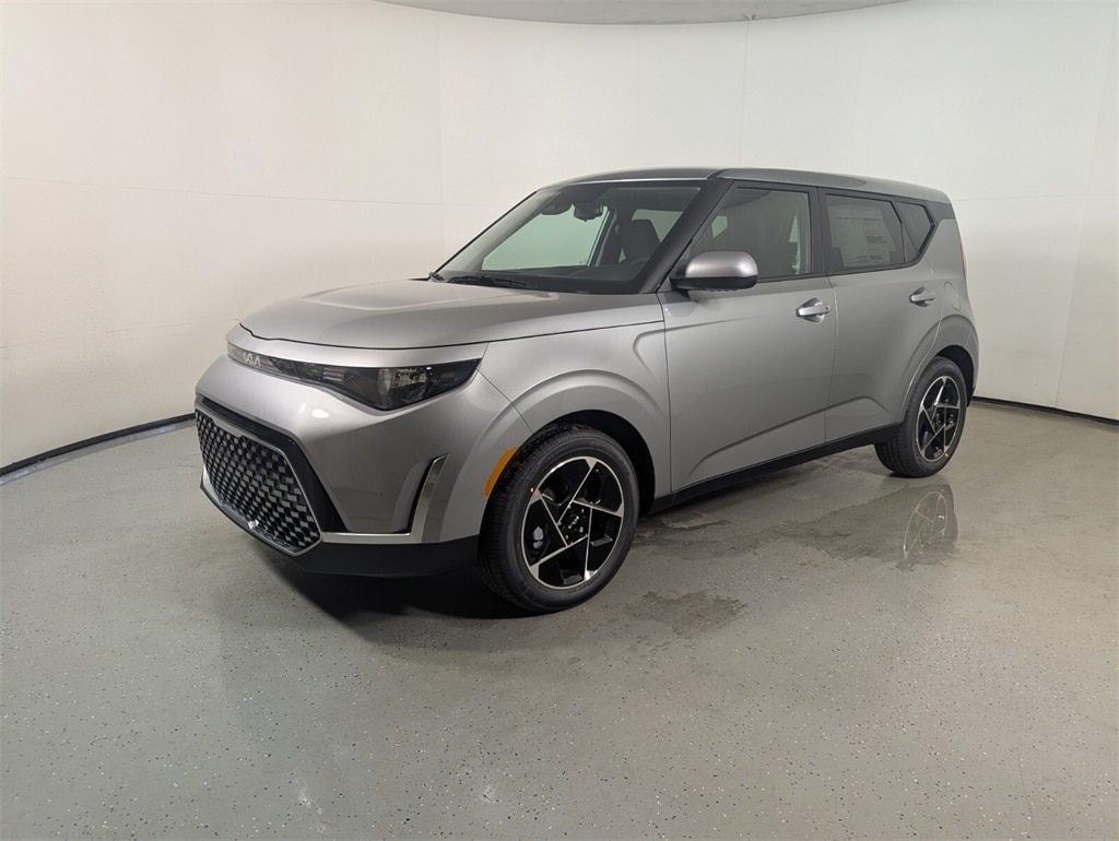 2025 Kia Soul EX photo 3