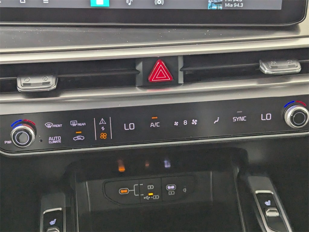2025 Kia Sorento S photo 21