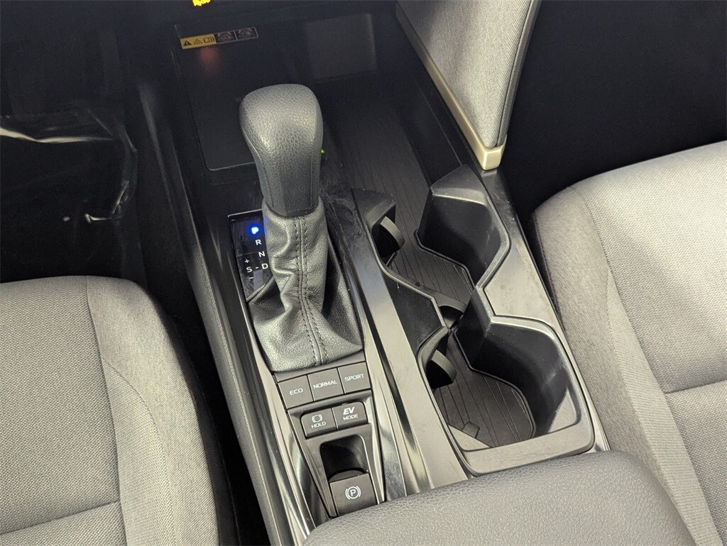 2025 Toyota Camry LE photo 18