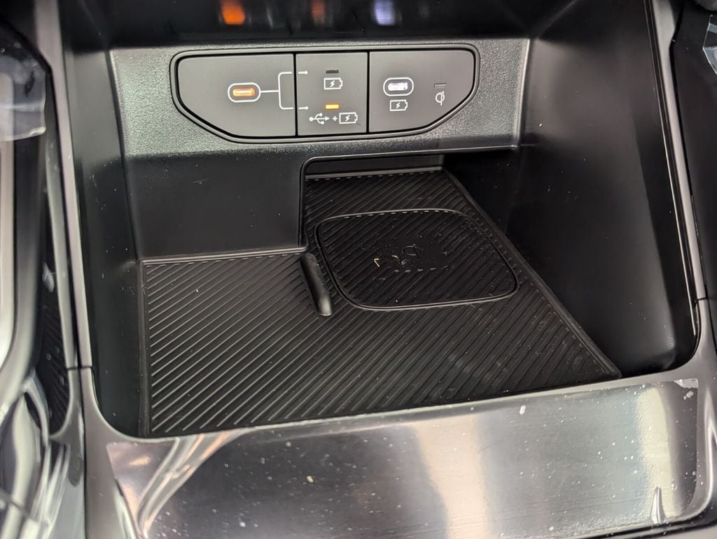 2025 Kia Sorento S - Photo 22