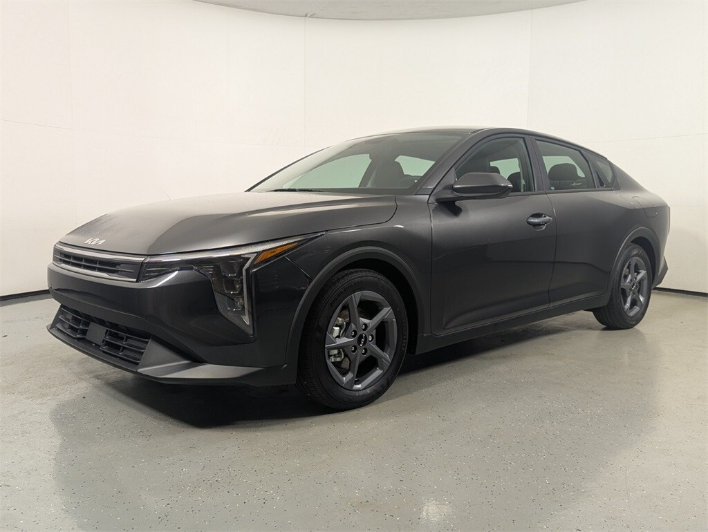 New 2025 Kia K4 LXS Sedan