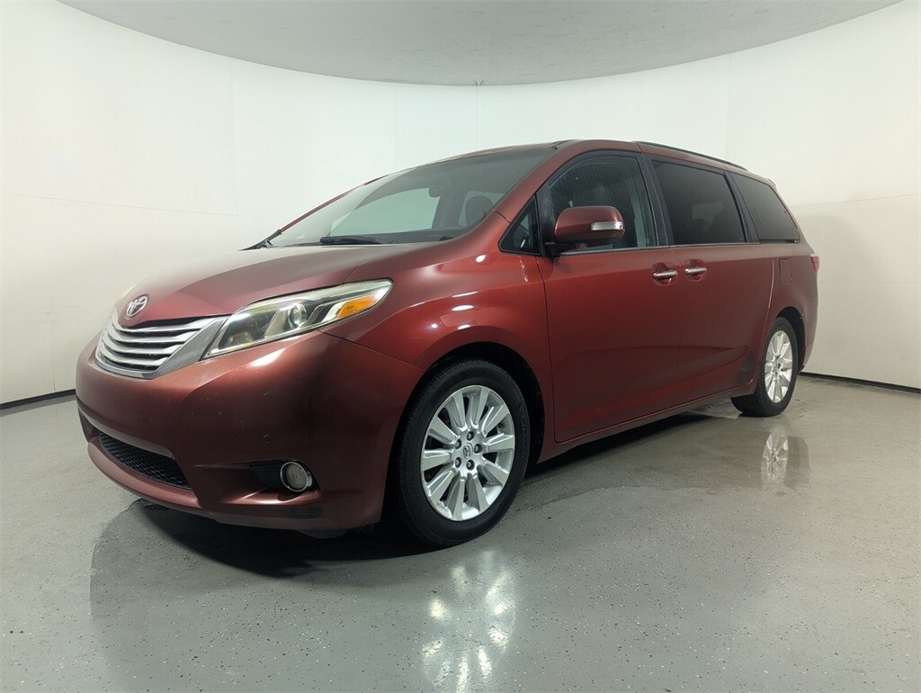 2015 Toyota Sienna L photo 3
