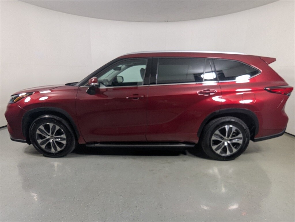 2022 Toyota Highlander XLE photo 4