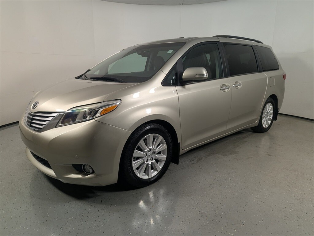 2015 Toyota Sienna L photo 3